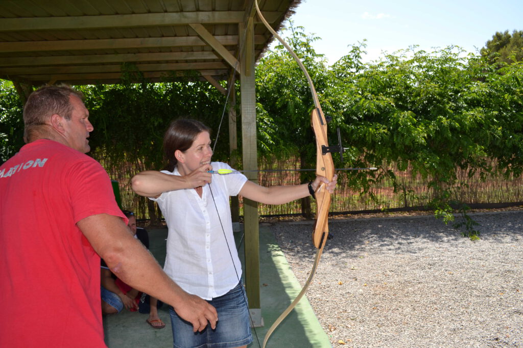 Ibiza_CalaPada_Bogenschiessen_Autorin_compressed